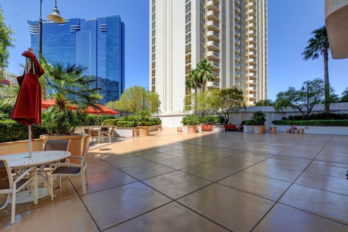 Mgm Signature-15-611 Strip View Jacuzzi Studio Лас-Вегас Экстерьер фото